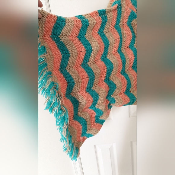 Plus Sized Drapy Sweater Shrug- Aqua + Coral Waves - Picture 7 of 7